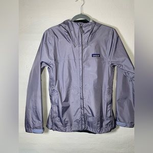 Women’s Small Patagonia Torrentshell 3L rain jacket — light purple